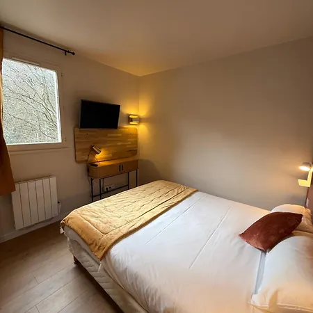 Logis La Cascade Hotel 3*
