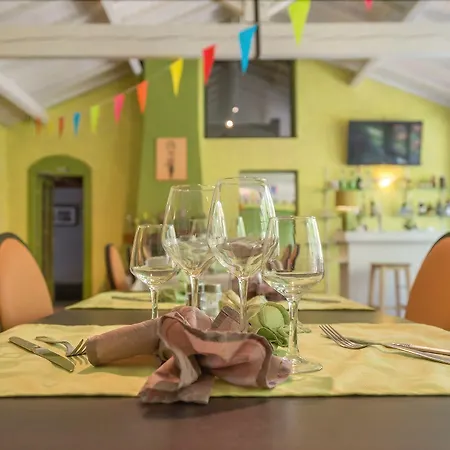 Hotel Logis La Cascade - Lyon Nord 3*