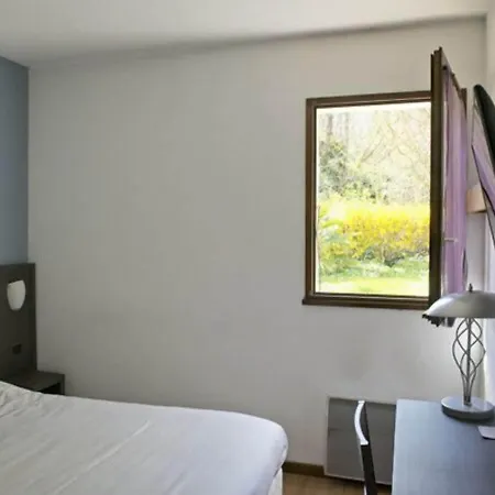 Hotel Logis La Cascade - Lyon Nord 3*