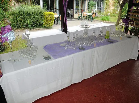 Logis La Cascade Hotel 3*
