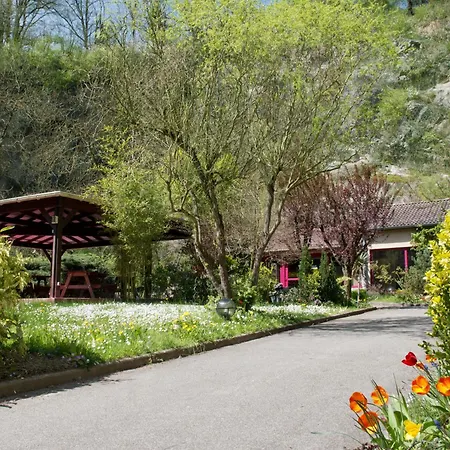 Logis La Cascade - Lyon Nord 3* Saint-Genis-les-Ollieres